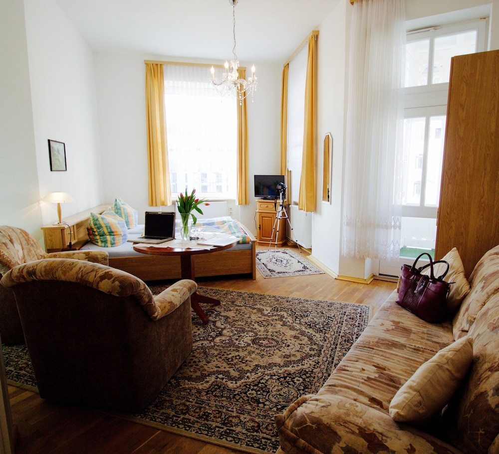 Basic Double Room, 1 Double Bed photo 3
