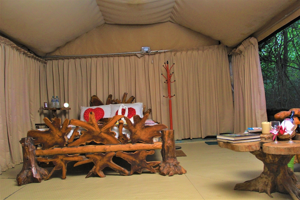 Standard Tent, 1 Double Bed photo 3