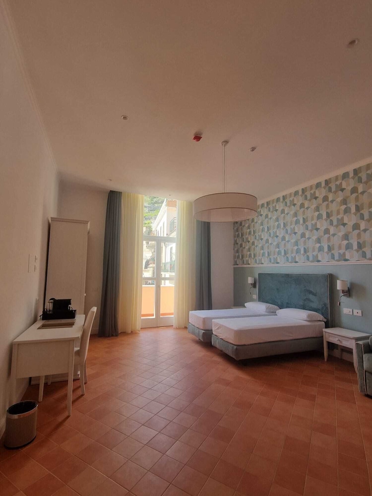 Superior Quadruple Room photo 1