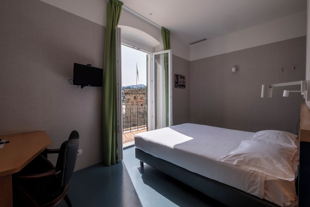 Classic Double Room, Sea View - Photo 12