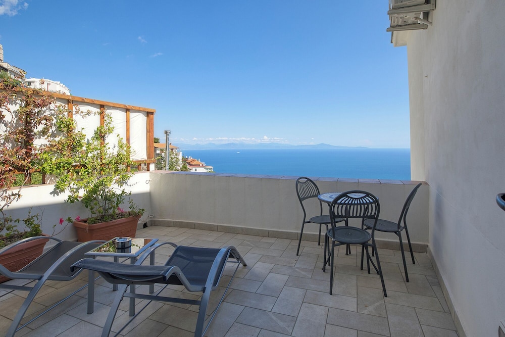 Triple Room, Private Bathroom, Sea View