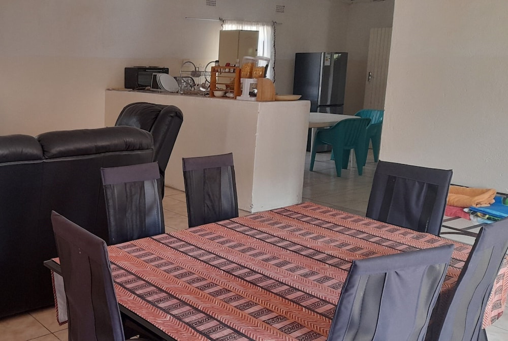 Family Townhome, 4 Bedrooms photo 2