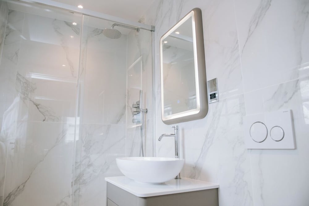Deluxe Suite - Photo 2