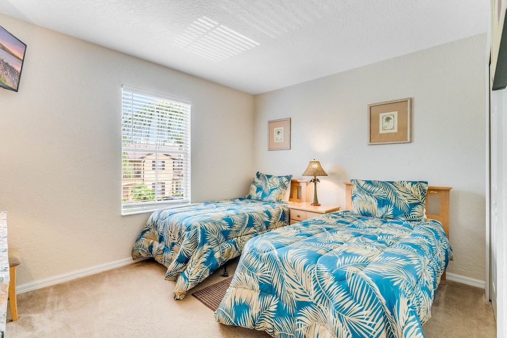 Townhome, Multiple Beds, Hot Tub, Garden View