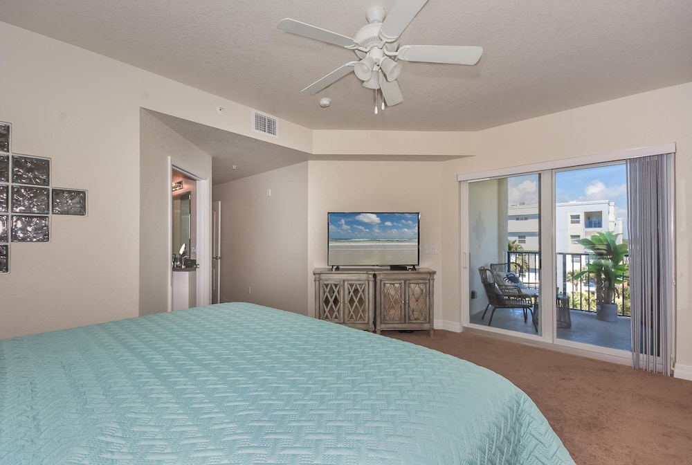 Large Corner Unit at Ocean Walk with Sneak Peak of the Ocean ~ OW20-501, Zdjęcie 40