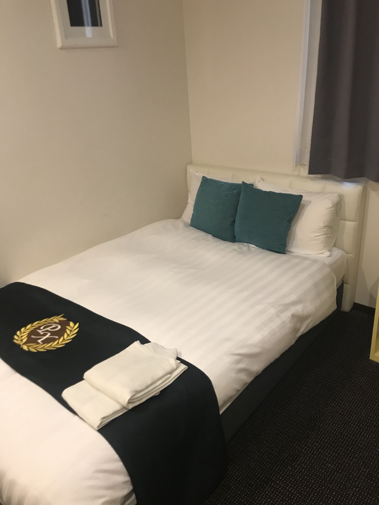 Small Double Room, Non Smoking photo 3
