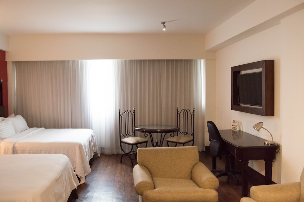 Suite, 2 Queen Beds (Juarez Ave View) - Photo 2