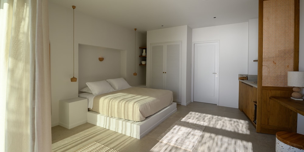 Junior Suite with Private Pool - Photo 7