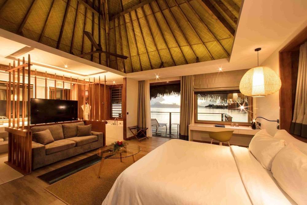 Luxury Bungalow, Lagoon View