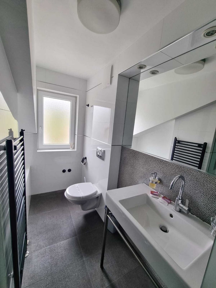 Classic Quadruple Room, 2 Twin Beds, Balcony, Annex Building - Photo 10