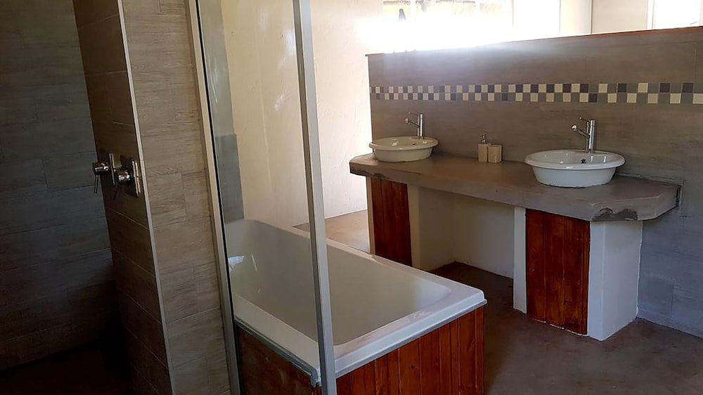 Deluxe Room (1) - Photo 2