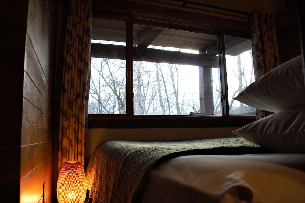 Romantic Cottage, 1 King Bed, Non Smoking (Sienna Cottage) photo 1