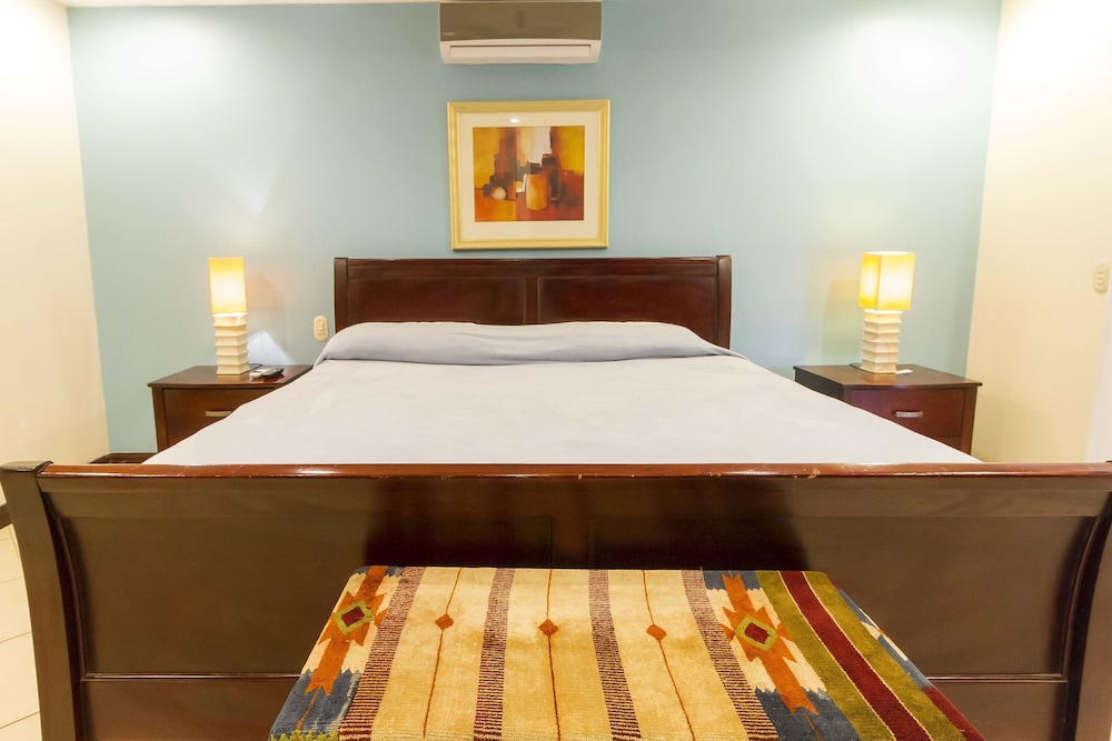 Luxury Condo, 2 Bedrooms, Terrace, Ground Floor photo 3