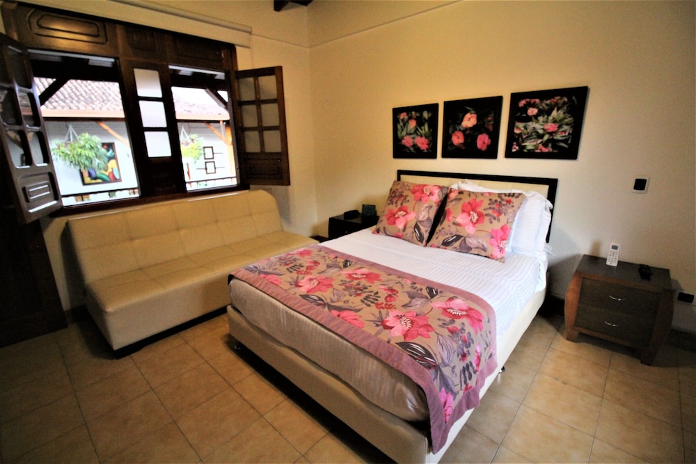 Standard Room, 3 Bedrooms photo 3
