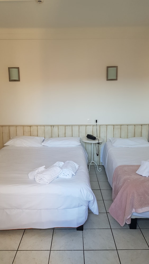 Triple Room (Cour)