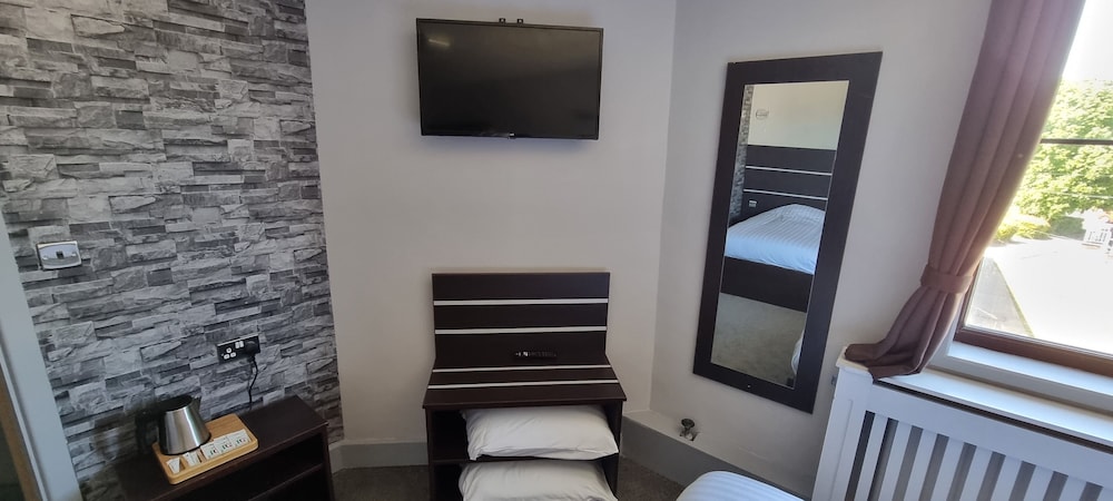 Standard Twin Room, 2 Double Beds - Photo 1