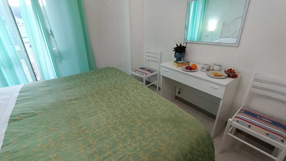 Economy Double or Twin Room, Ensuite (Doppia economy) photo 3