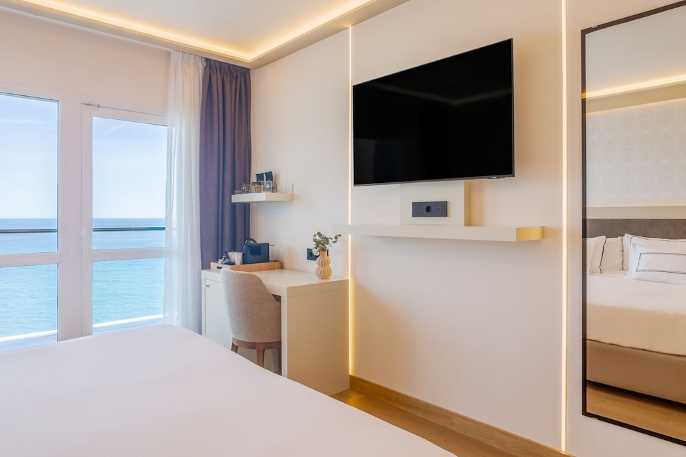 The Level Premium Room Sea View Adults Only - Photo 5