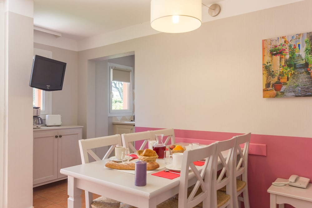 Appartement 6 personnes - 1 chambre + 1 coin nuit - Terrasse ou balcon - standard photo 3