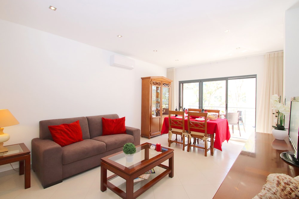 Apartment, 2 Bedrooms, Pool Access, Pool View