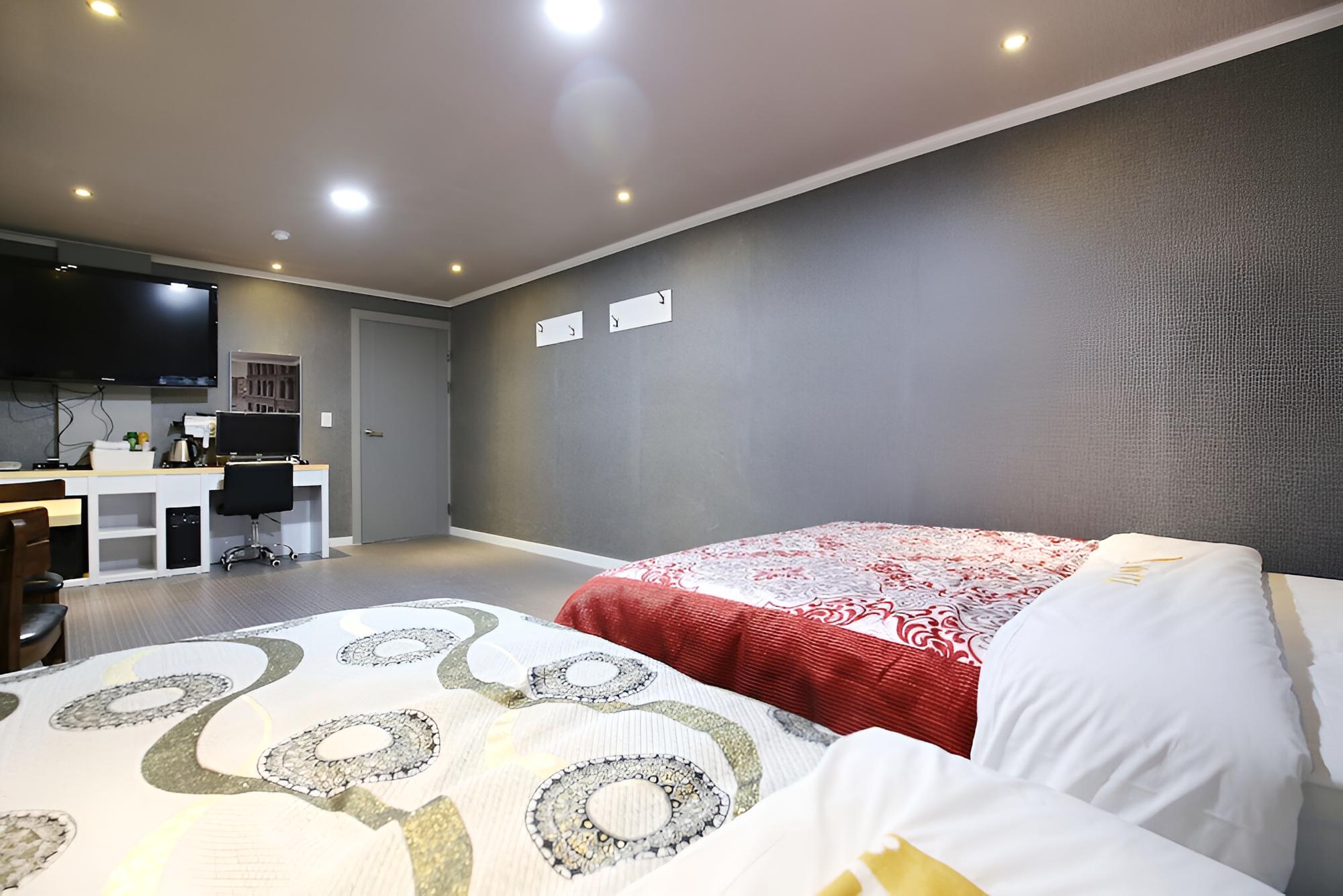 Room (Twin) photo 3