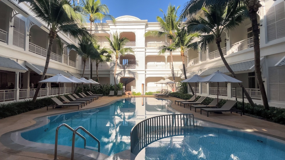 Family Room, 1 King Bed with Sofa bed, Balcony, Pool View (Superior) - Photo 8