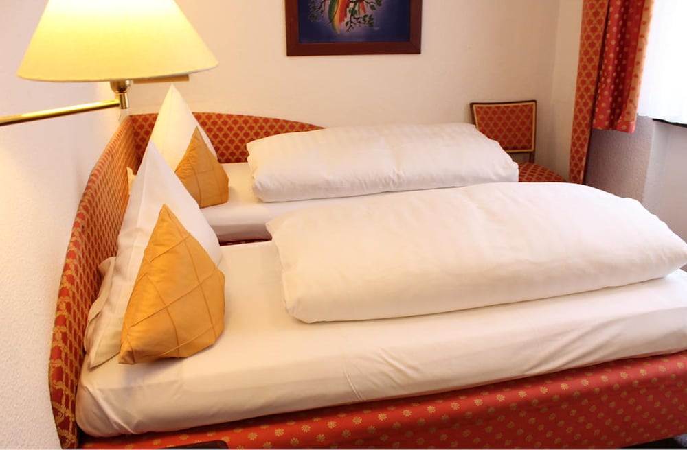 Economy Double Room photo 3