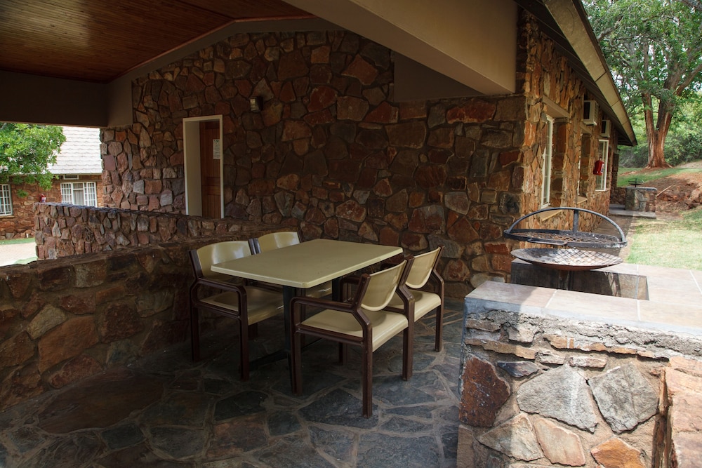 Classic Chalet, 2 Bedrooms, Accessible, Ground Floor photo 3