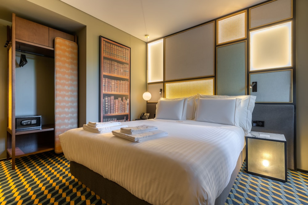 Deluxe Double Room - Photo 8