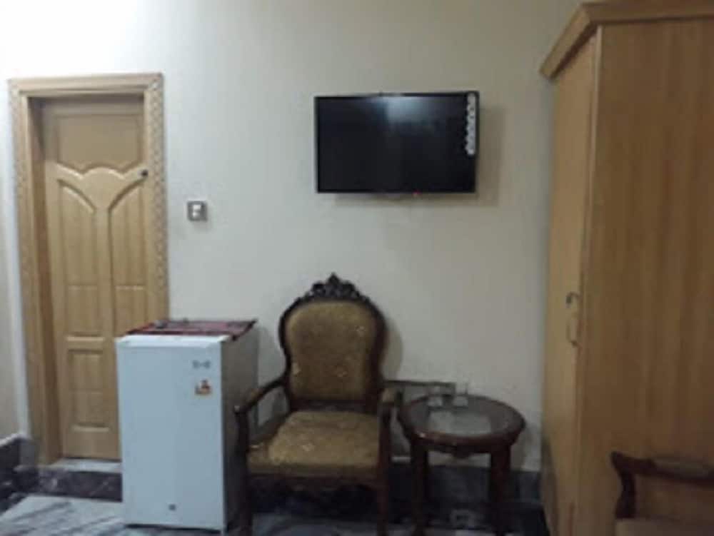 Standard Double or Twin Room photo 3