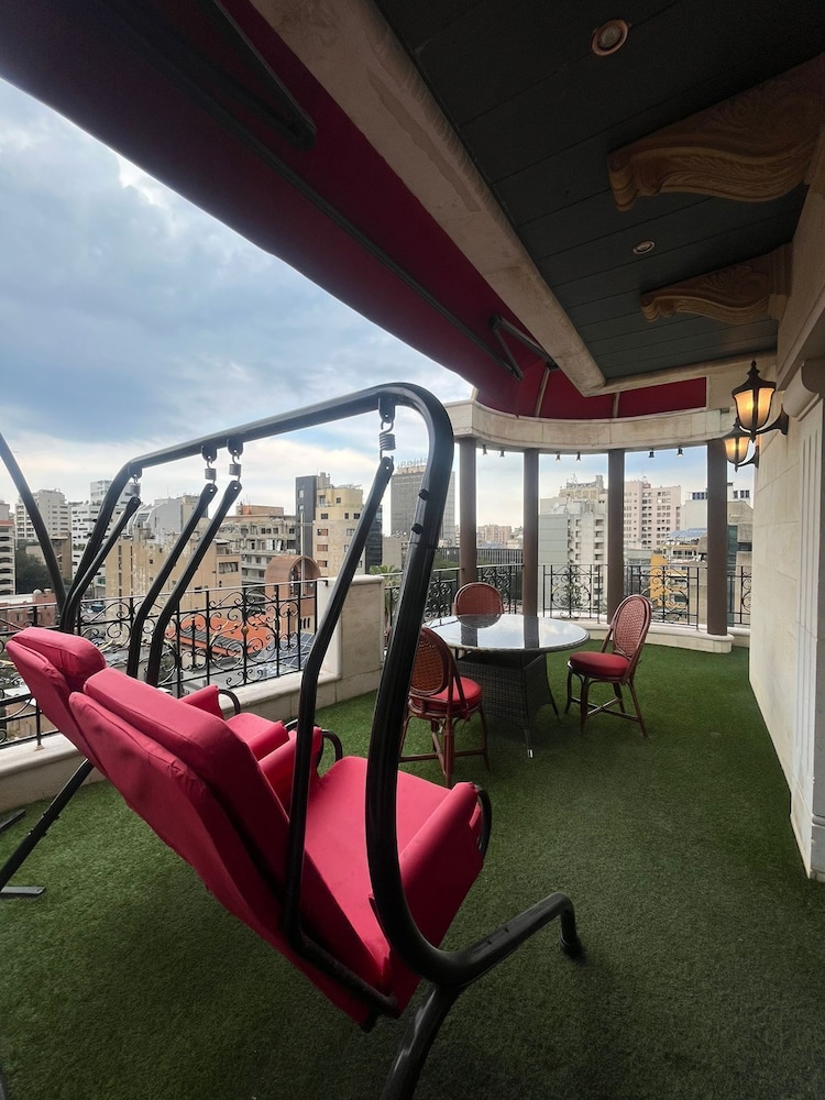 Presidential Suite, 1 King Bed, City View photo 2