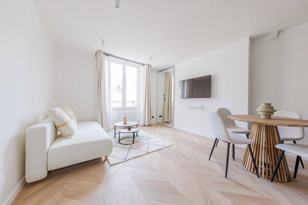 Apartment photo 1