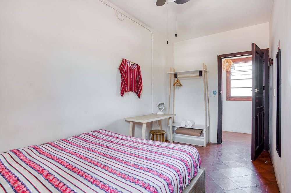 Compact Room, Private Bathroom photo 3