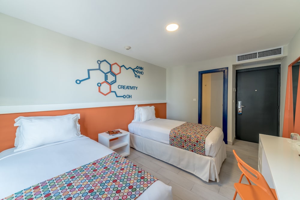 Twin Room - Photo 3