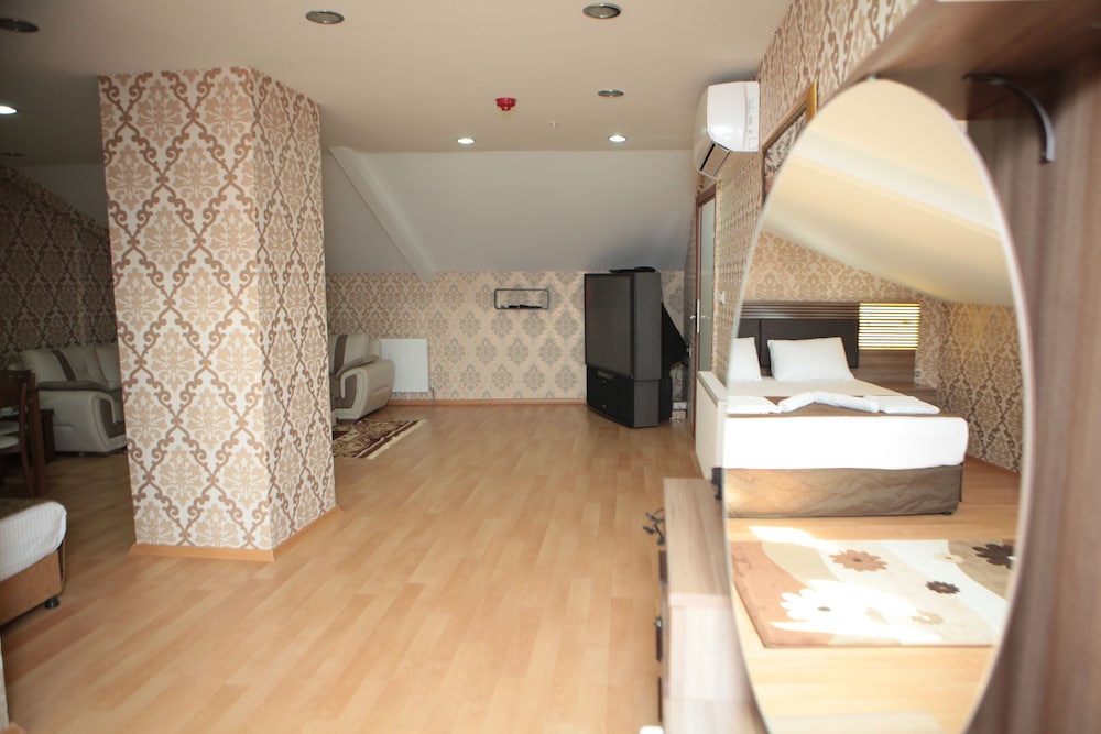 Comfort Suite photo 1