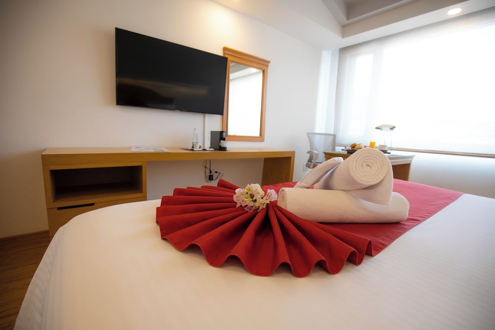 Premium Room, 1 Queen Bed photo 2