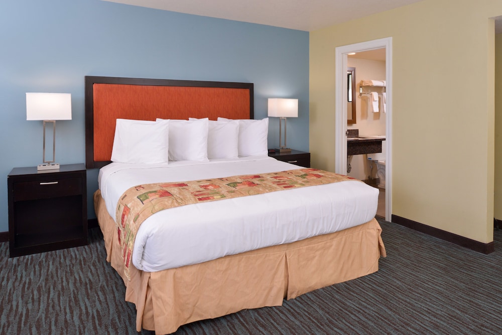 Standard Room, 1 Queen Bed - Photo 9