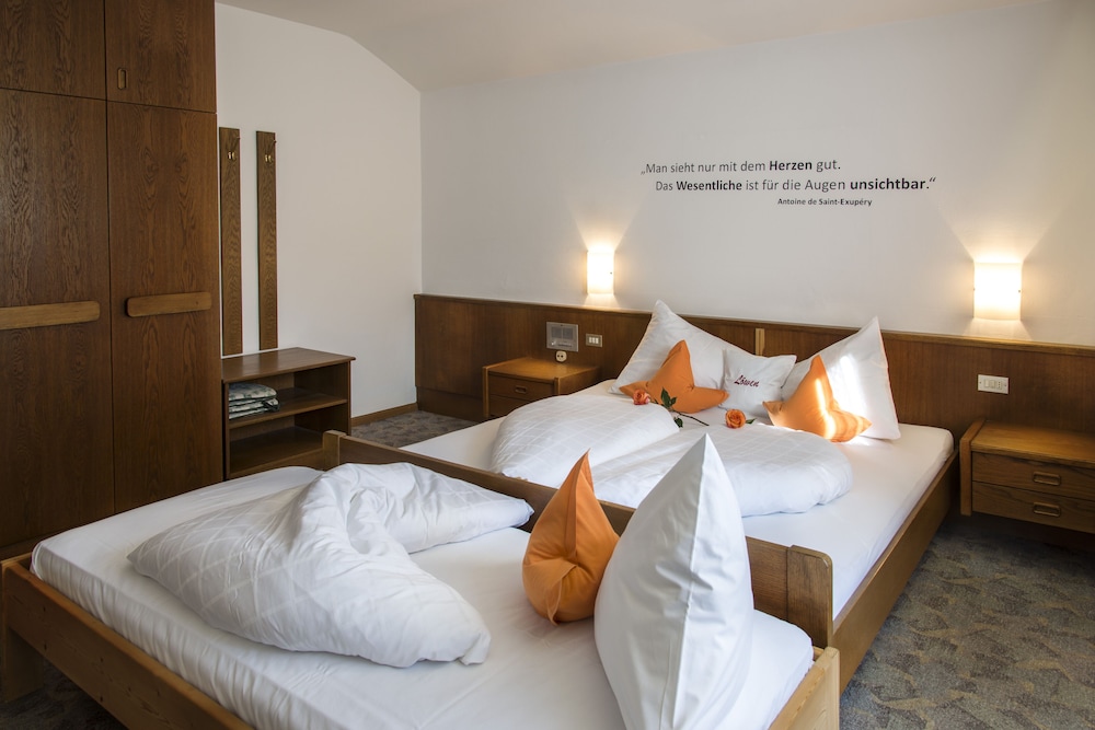 Basic Triple Room photo 2