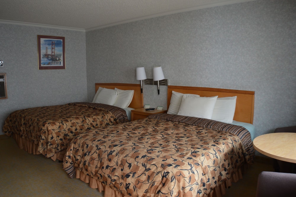 Superior Room, 2 Queen Beds - Photo 3