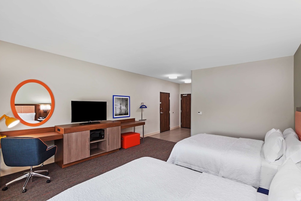 Room, 2 Queen Beds, Accessible, Bathtub