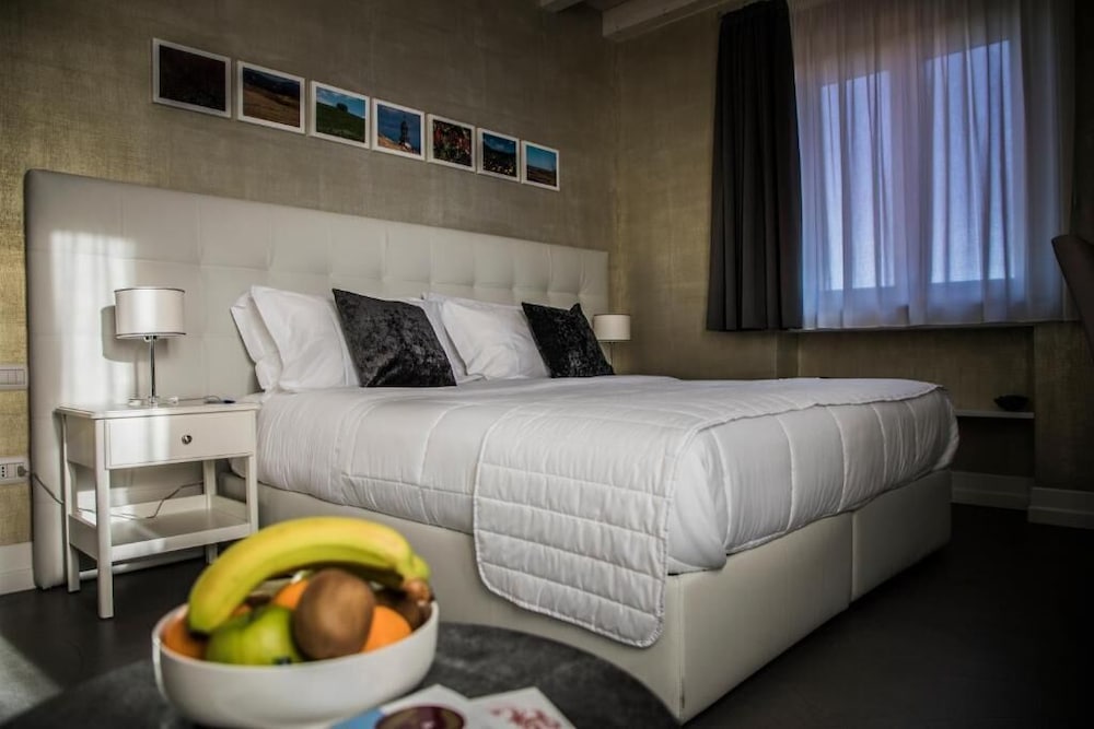 Deluxe Double or Twin Room (Plus) photo 3