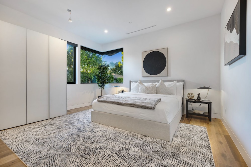 House, Multiple Beds, Pool Access, Mountain View (Skyline Luxury Haven) photo 3
