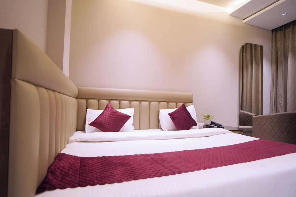 Deluxe Double Room, City View photo 3