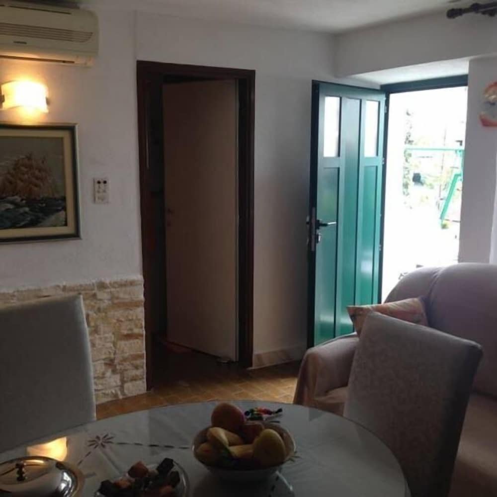 House, 1 Double Bed with Sofa bed photo 3