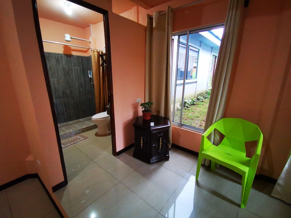 Standard Room, 1 Queen Bed, Garden View - Photo 6