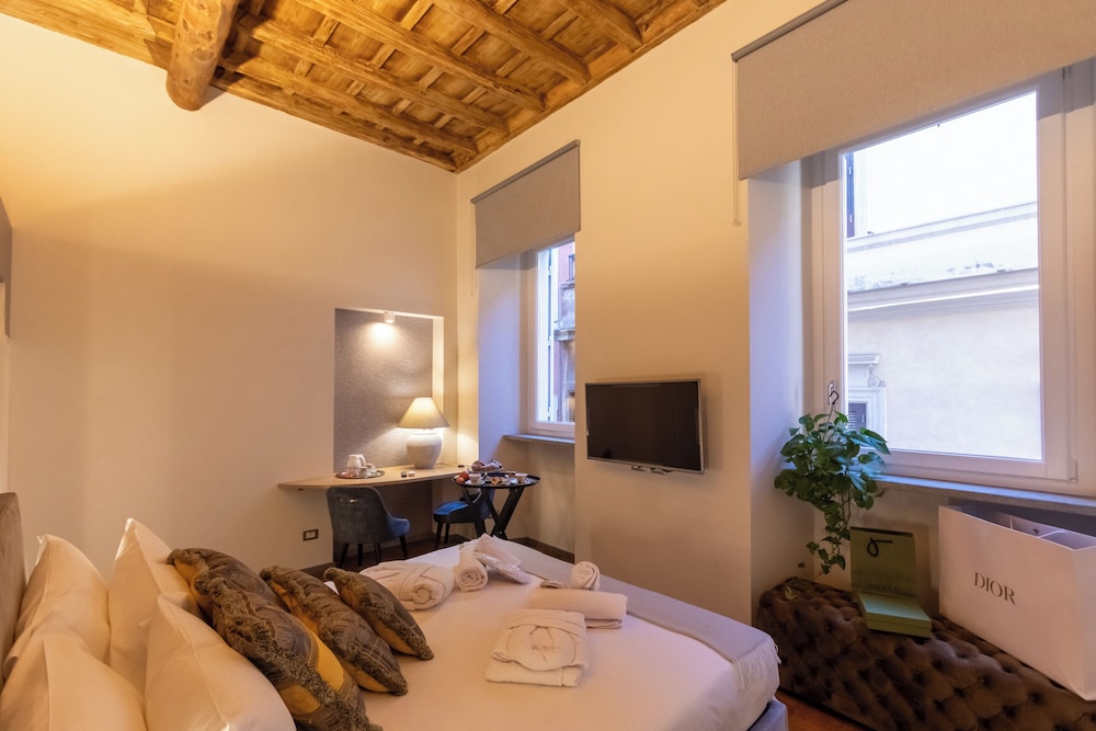 Deluxe Studio Suite