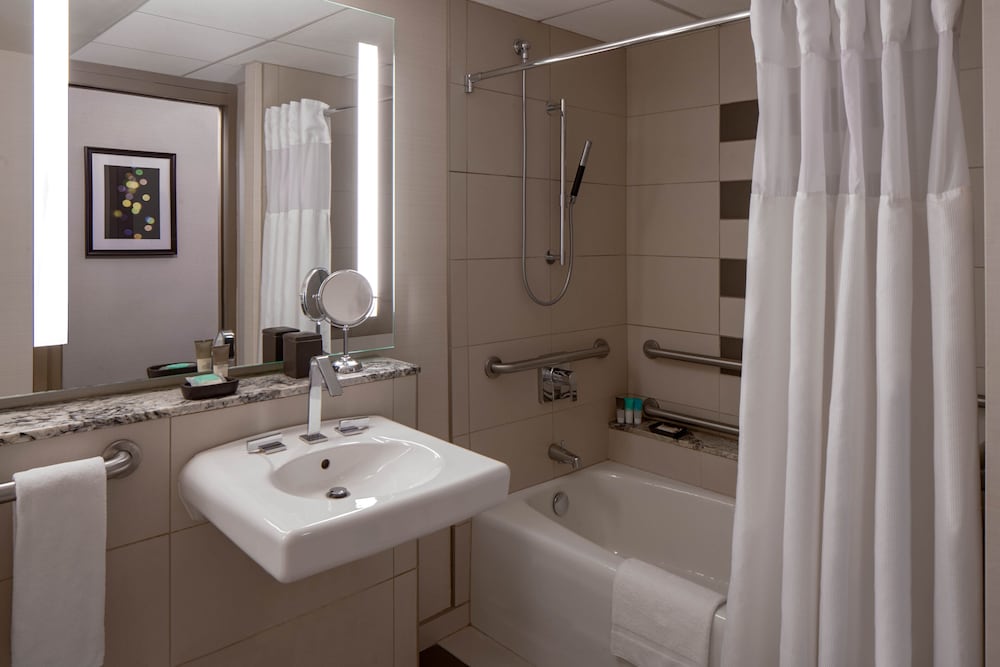 Room, 2 Double Beds, Accessible, Bathtub - Photo 2