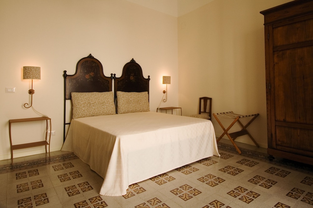 Superior Double or Twin Room photo 2