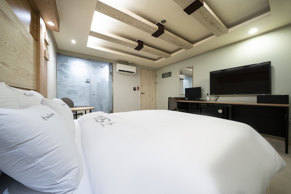 Deluxe Double Room photo 2