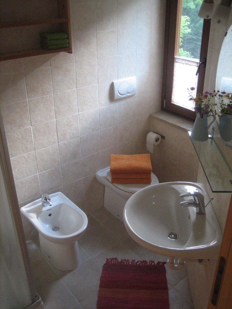 Triple Room, Multiple Beds, Non Smoking, River View photo 2